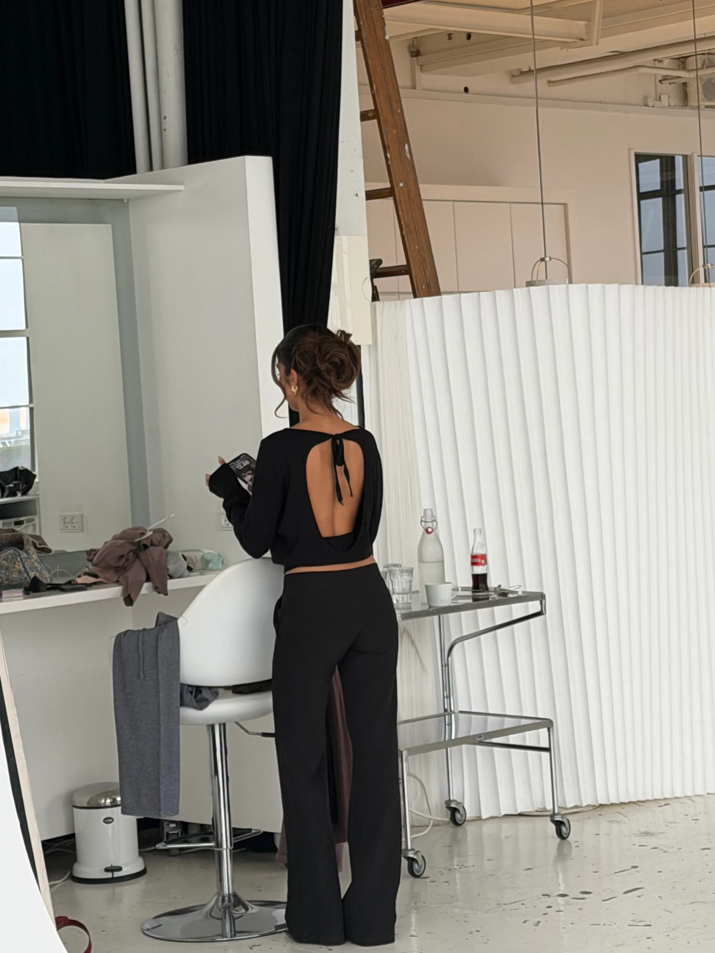 Open back knit top - Black - Image 5