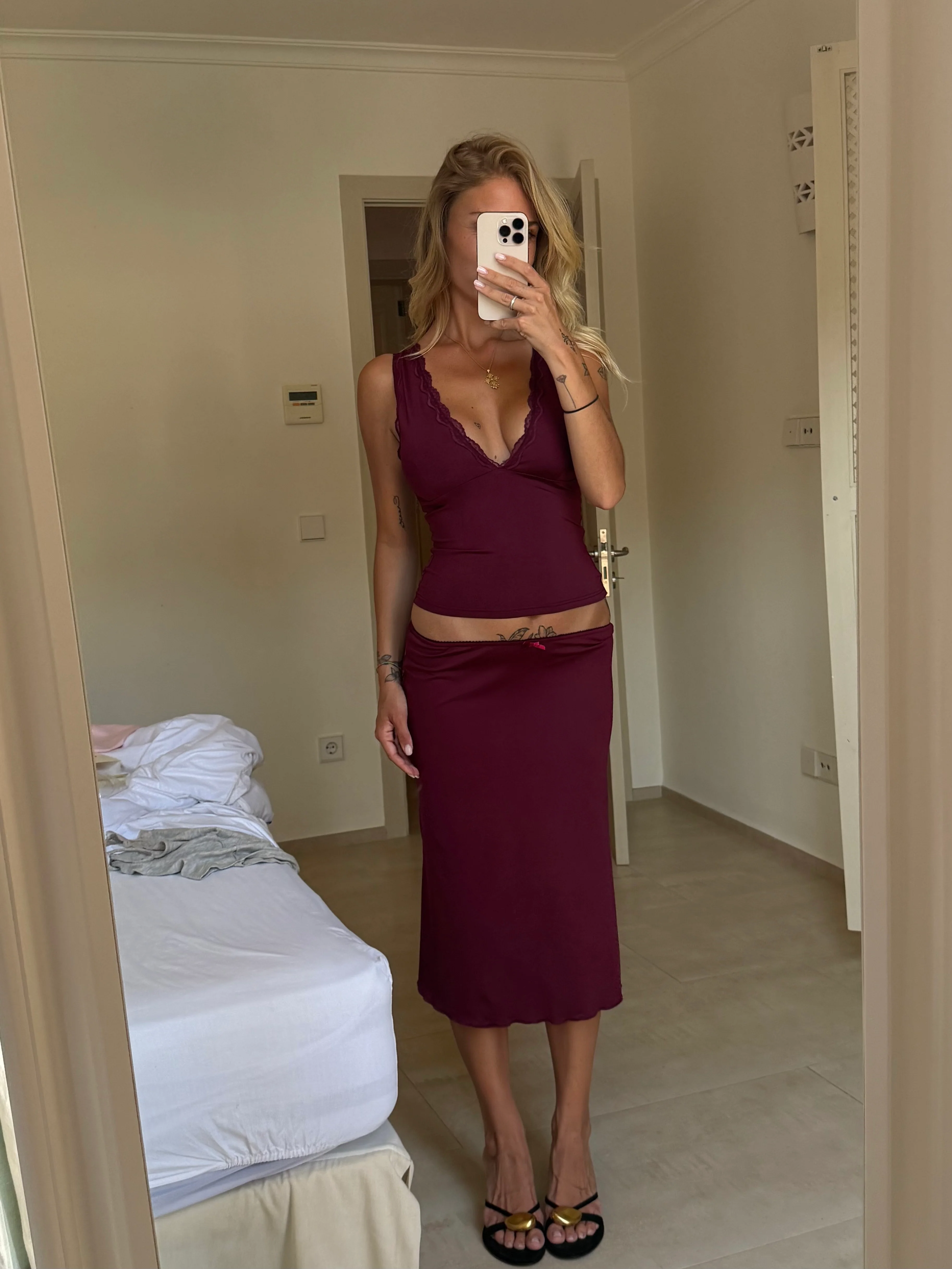Basic lace top - burgundy