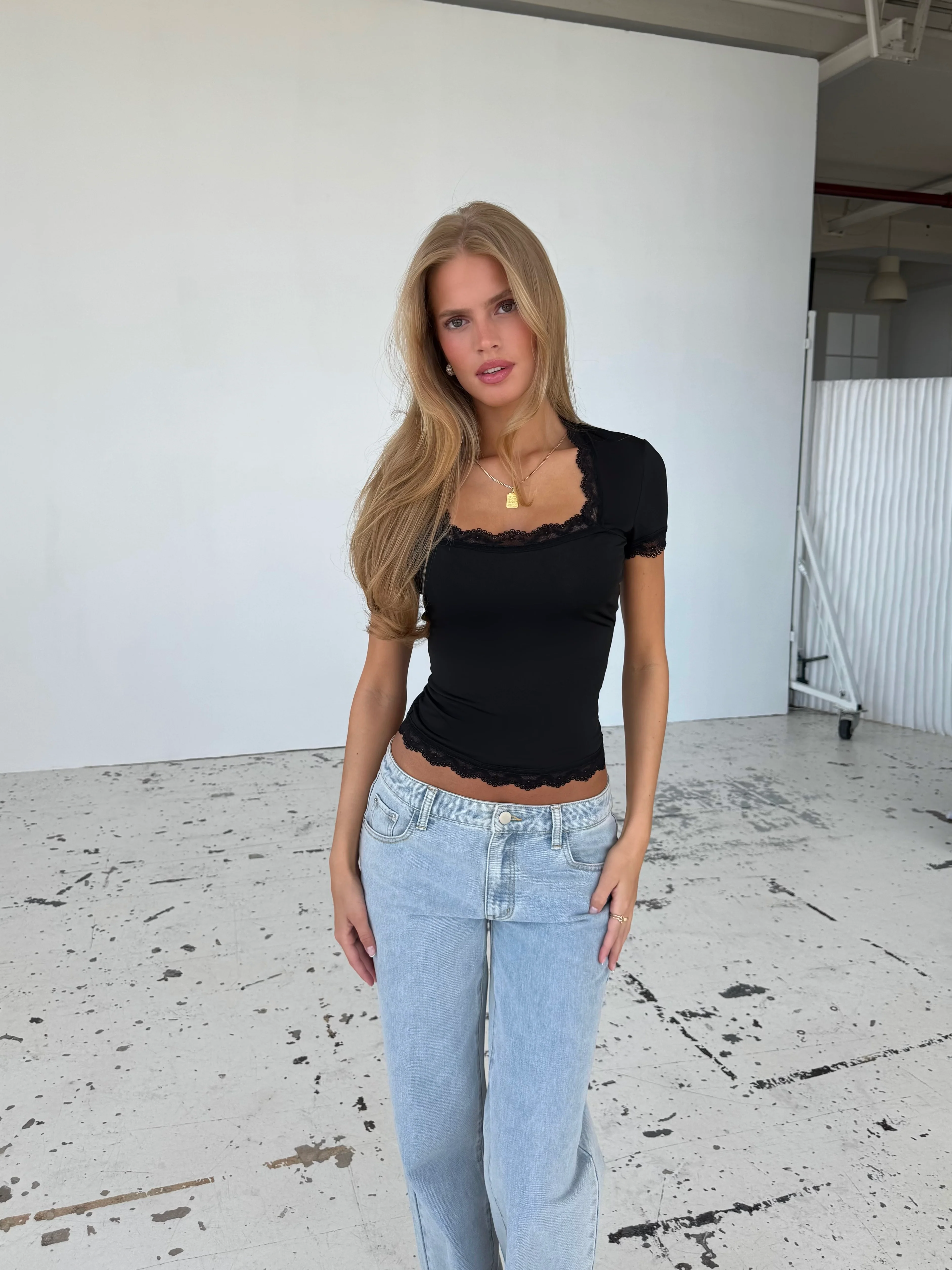 Blair basic lace tee - black - Image 3
