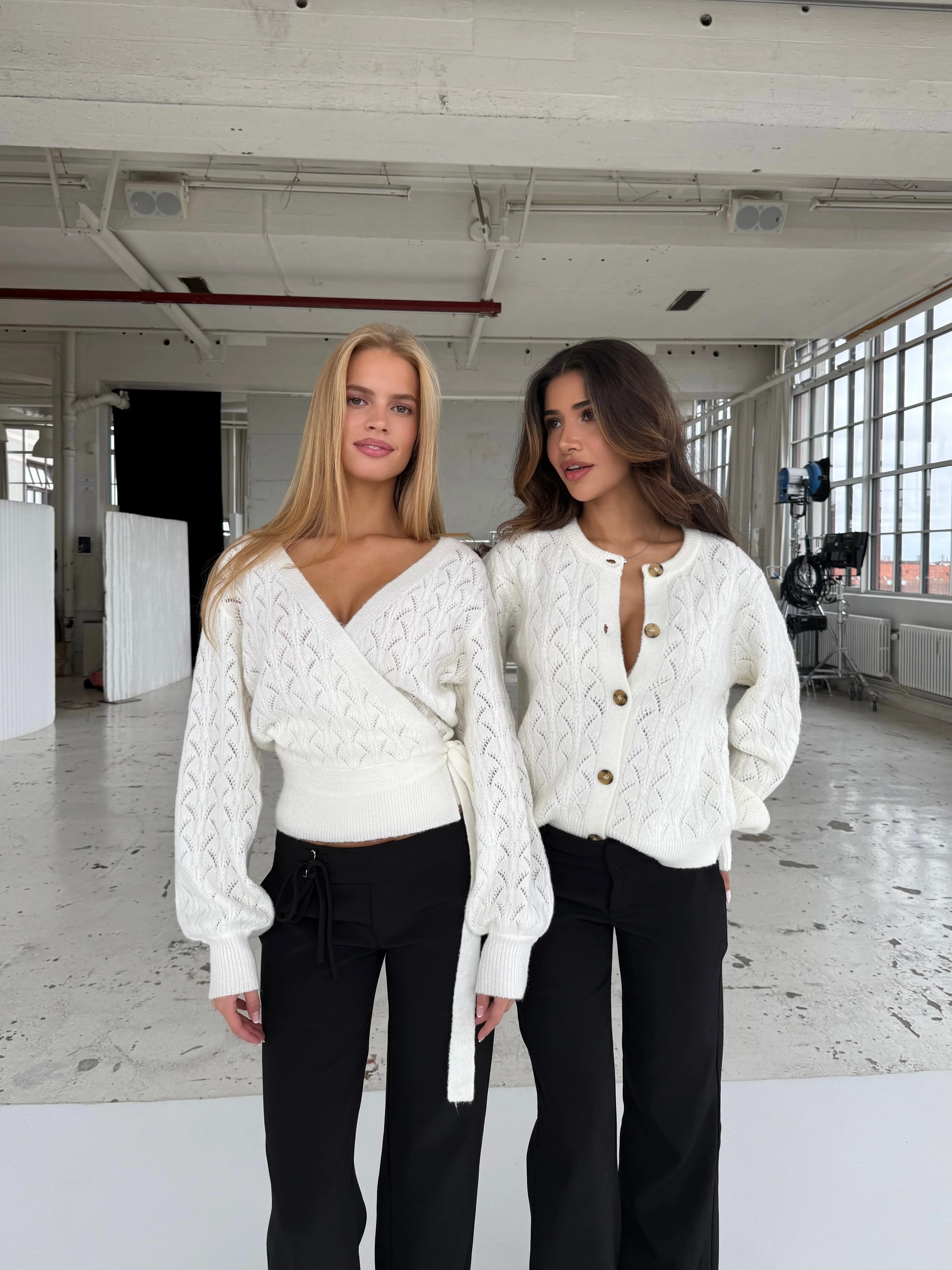 Lacework wool wrap - White - Image 7