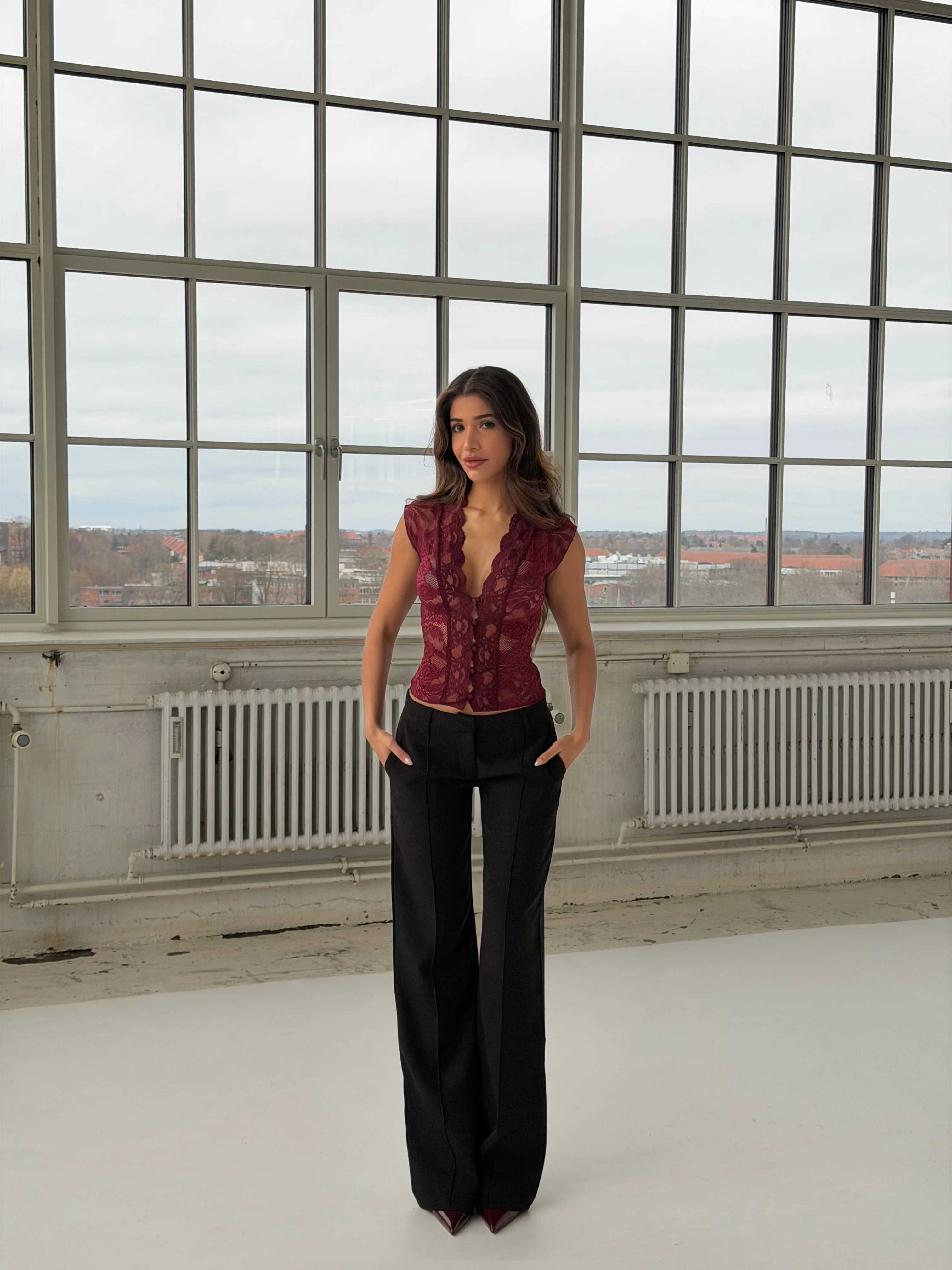Pretty Luna lace tee – Bordeaux - Image 4