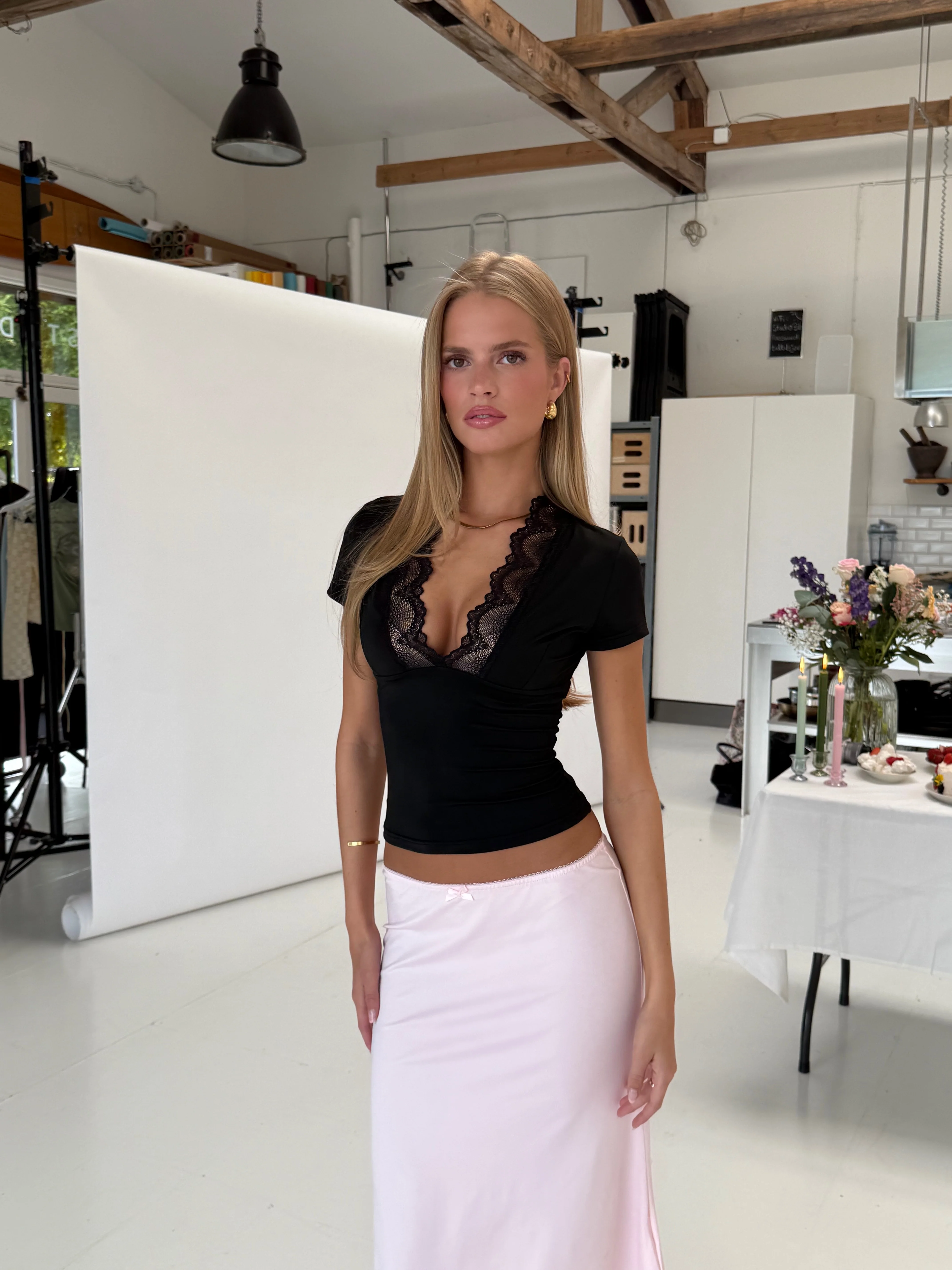 Lucia basic lace tee - black - Image 2