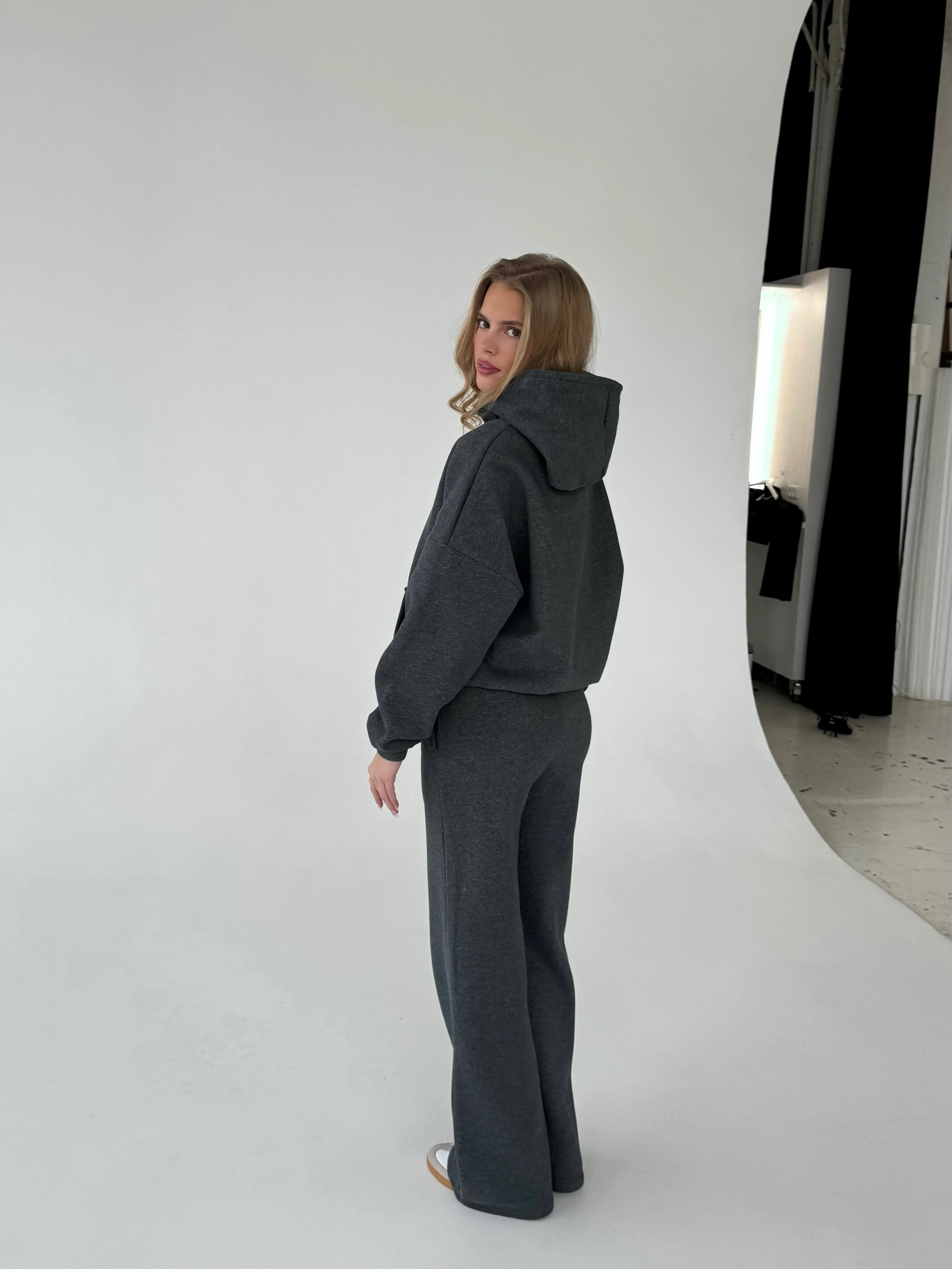 VDB sweatpants - dark gray melange - Image 4